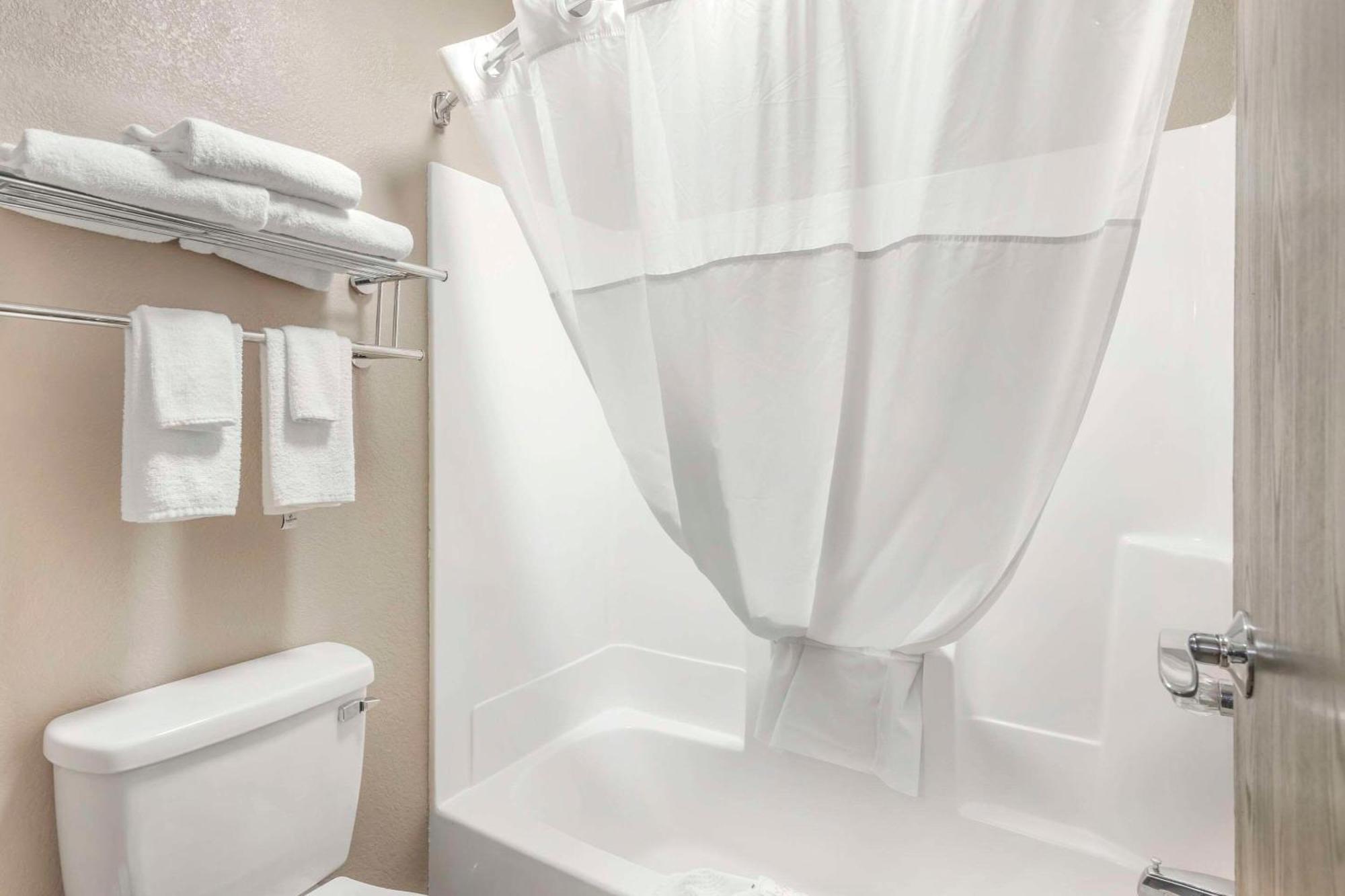 דלאוור Quality Inn & Suites מראה חיצוני תמונה