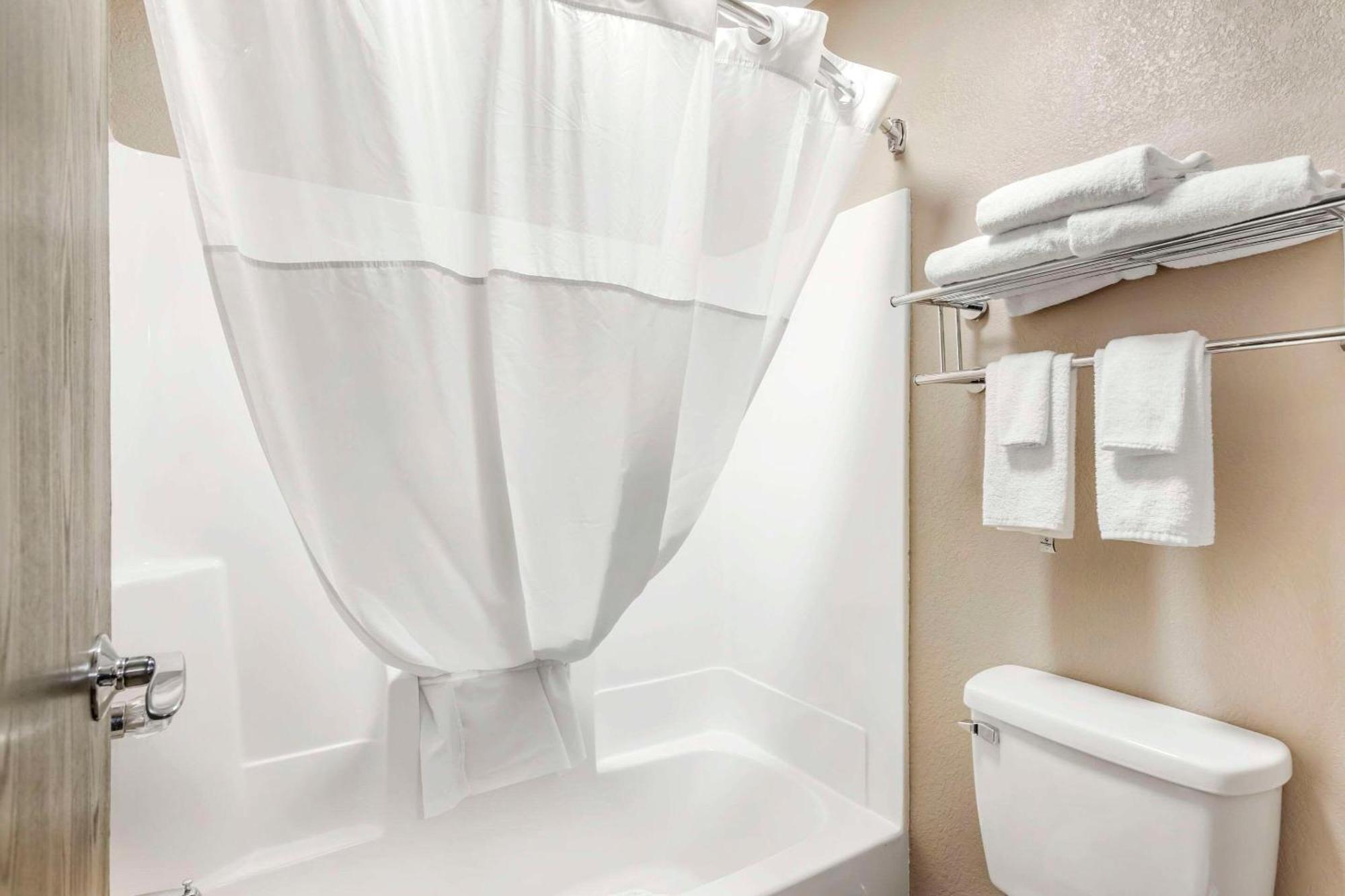 דלאוור Quality Inn & Suites מראה חיצוני תמונה